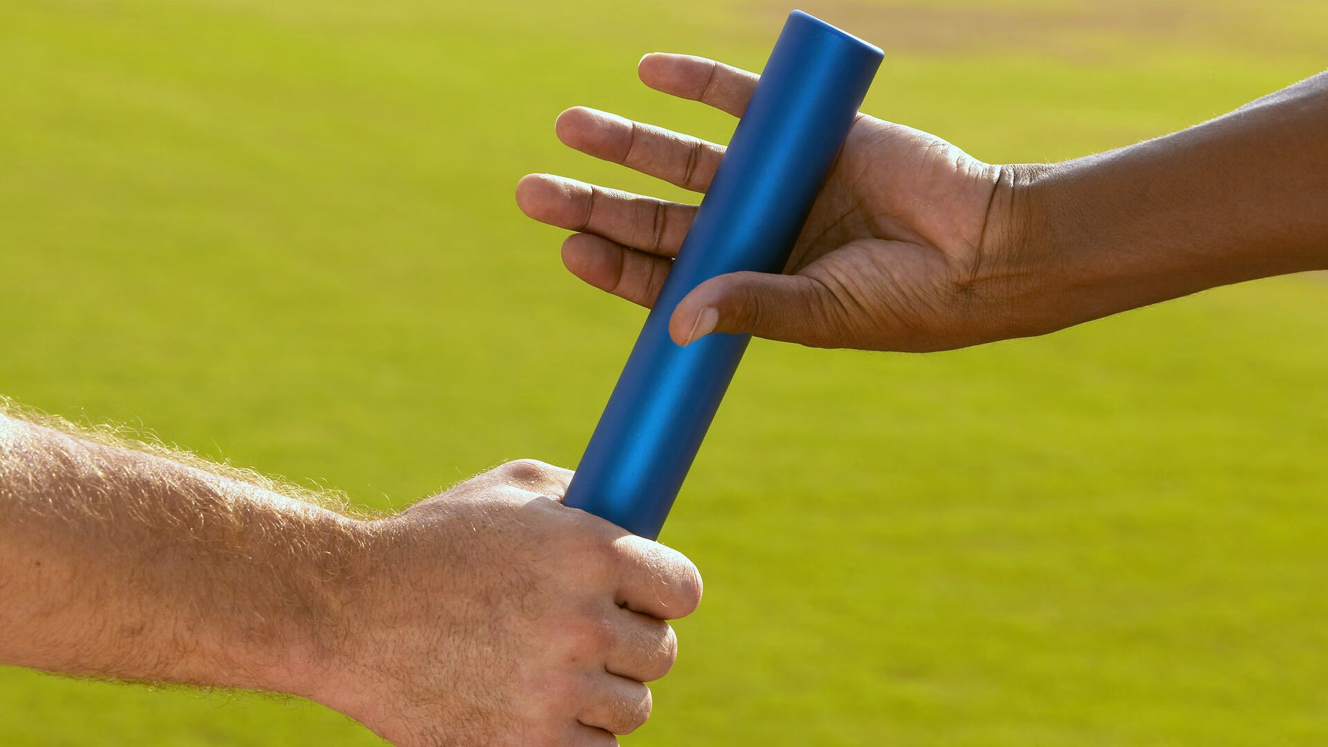 全场马术大奖赛高潮迭起，马术比赛现场