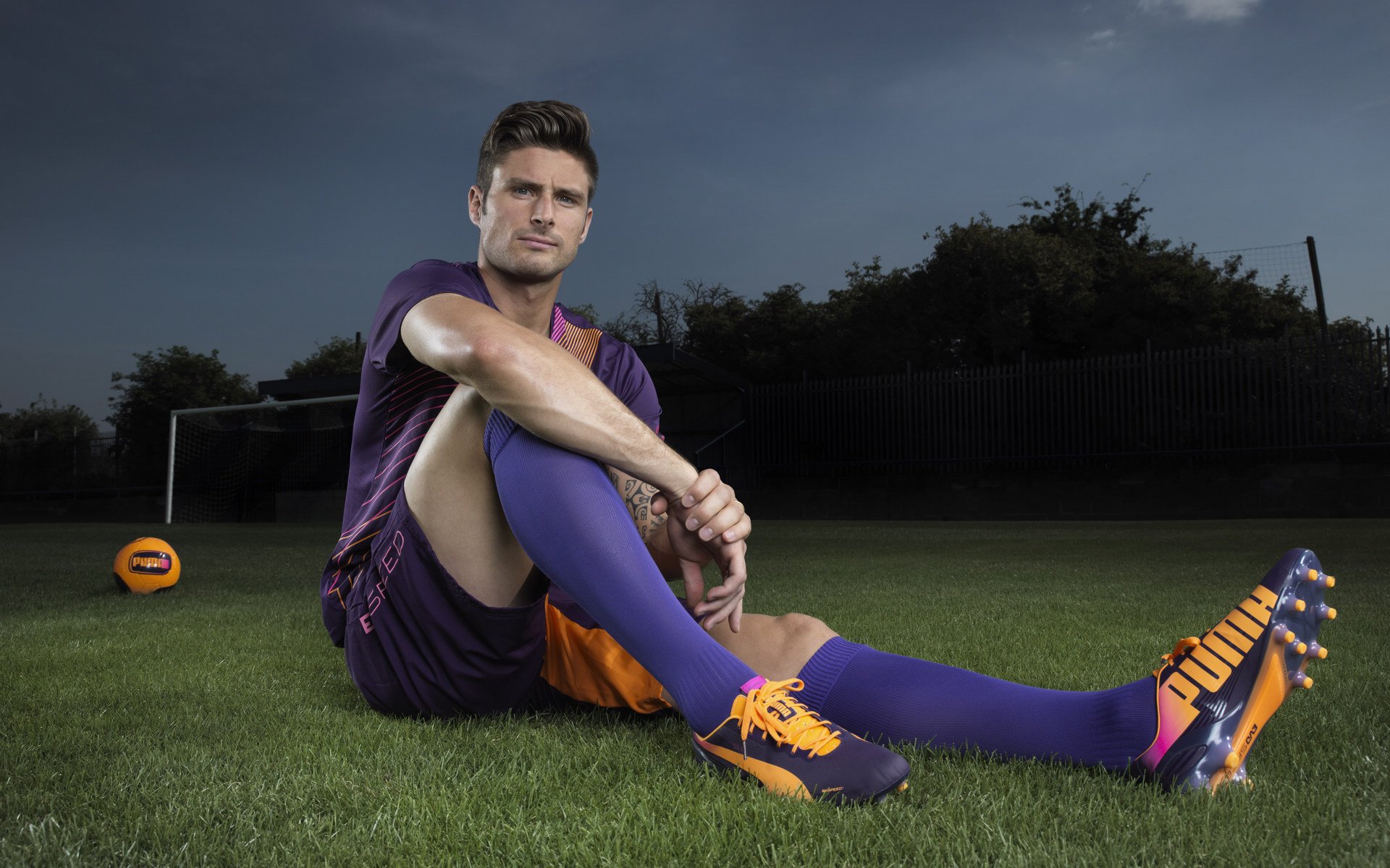 曼联-小胜维罗纳，保持小组领先，【体育早报】经纪人证实小罗退役 曼联将续约穆帅至2